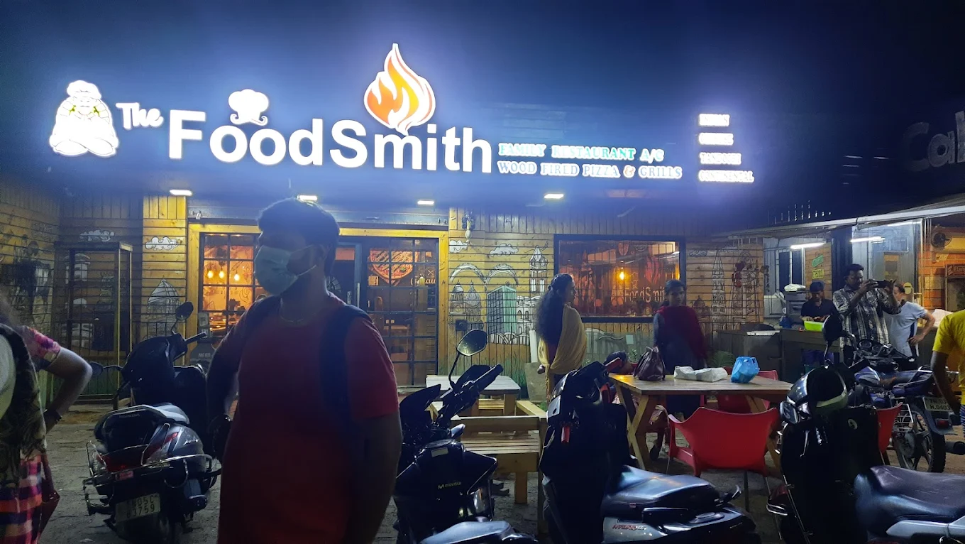 The FoodSmith WoodFire Pizza & Grill